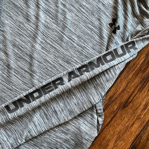 Under Armour boys long sleeve shirt, size small - Picture 4 of 5
